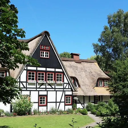 Modern Holiday In Near Baltic Sea With Sauna Vakantiehuis Manhagen